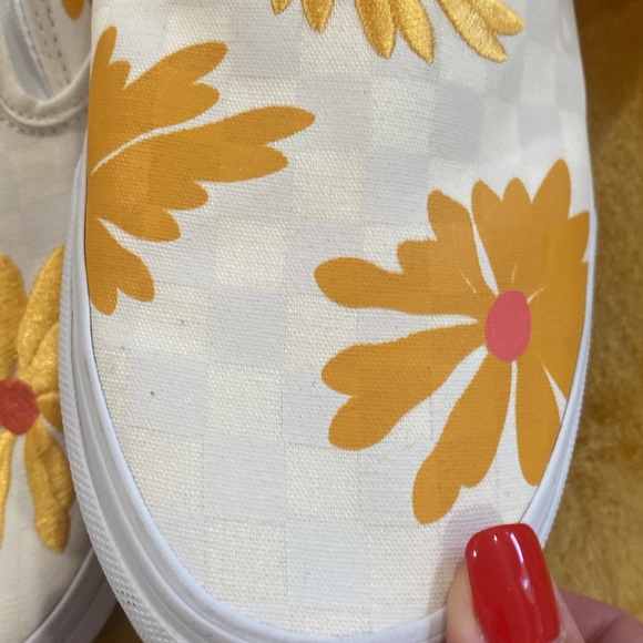 🆕 Women’s Vans Slip-On Check Floral White
Orange Skate Shoes. Size 10.5 - Picture 10 of 12